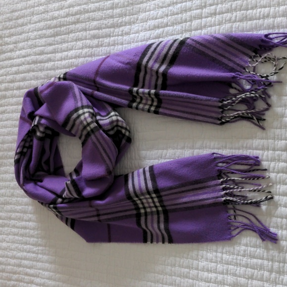 Lord & Taylor Accessories - Super Soft Plaid Scarf (Like new condition!)